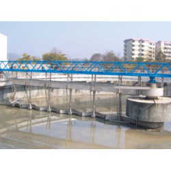 重慶沃利克環(huán)保半橋式中心傳動(dòng)吸刮泥機(jī)怎么樣，重慶半橋式中心傳動(dòng)吸刮泥機(jī)